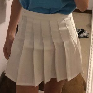 WHITE PLEATED MINI SKIRT 30 INCH WAIST WORN ONCE